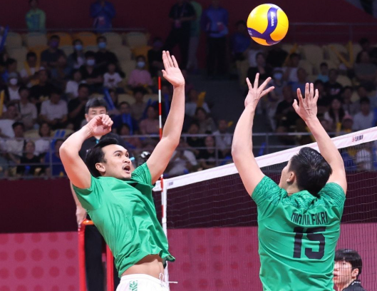 Sensasi Smash Voli Keras yang Menggetarkan Lapangan