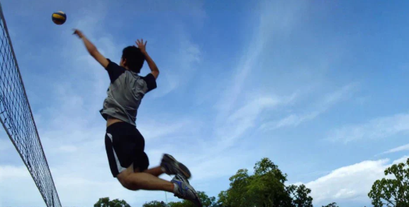 Teknik Toss Voli Akurat untuk Serangan Cepat Efektif