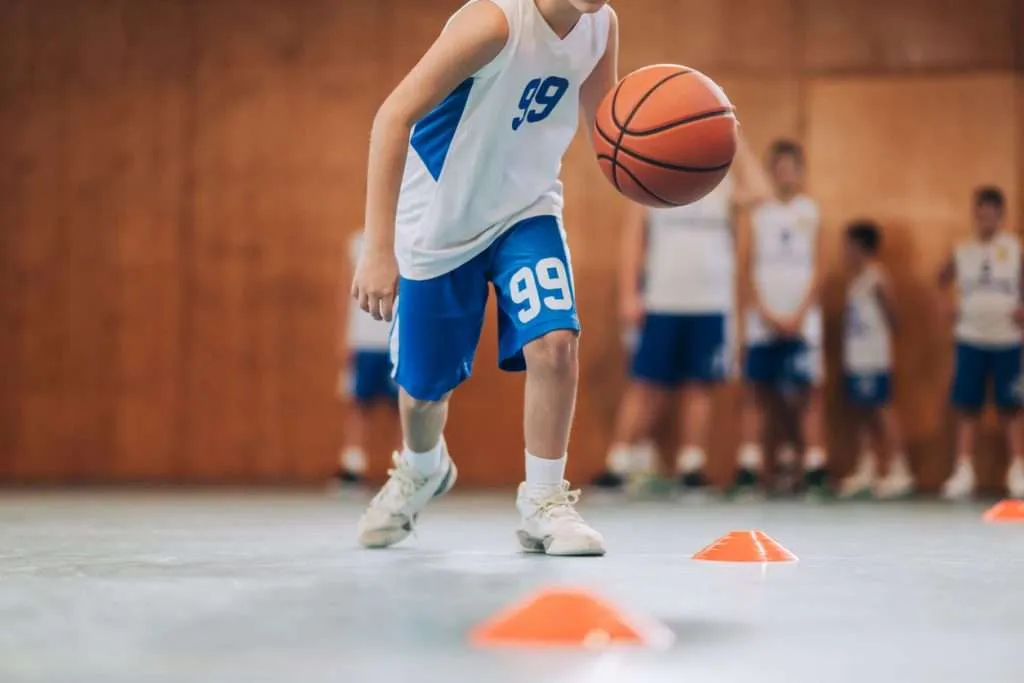 Pentingnya Pemanasan Sebelum Bermain Bola Basket Rutin