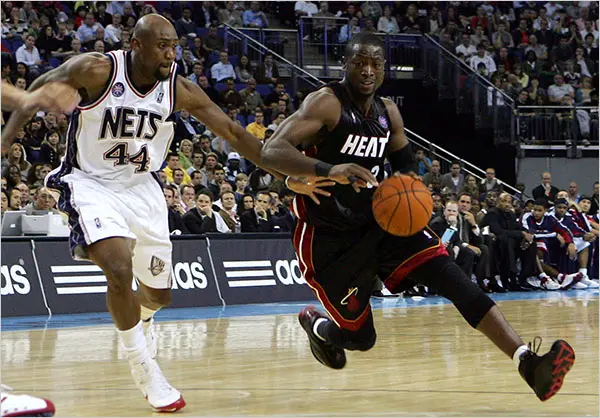 Cara Melakukan Teknik Euro Step Untuk Melewati Musuh