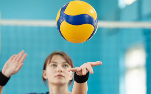 Teknik Dasar Bola Voli Pemula untuk Permainan Efektif